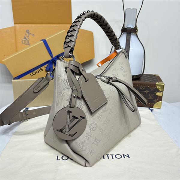 2026124175354218 560